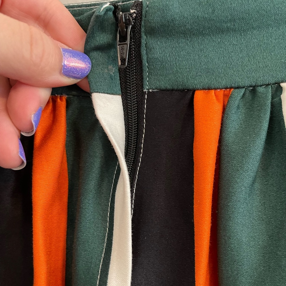 Collectif Jasmine Pumpkin Striped Halloween Swing Skirt - Picture 4 of 8